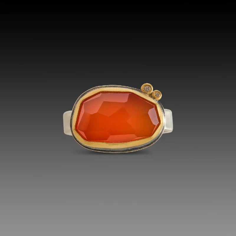 Carnelian Ring with Diamonds