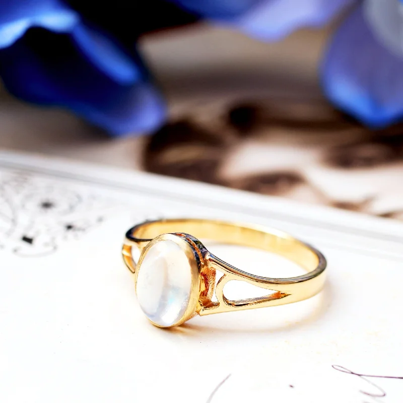 Edwardian Style 9ct Gold Blue Moonstone Ring