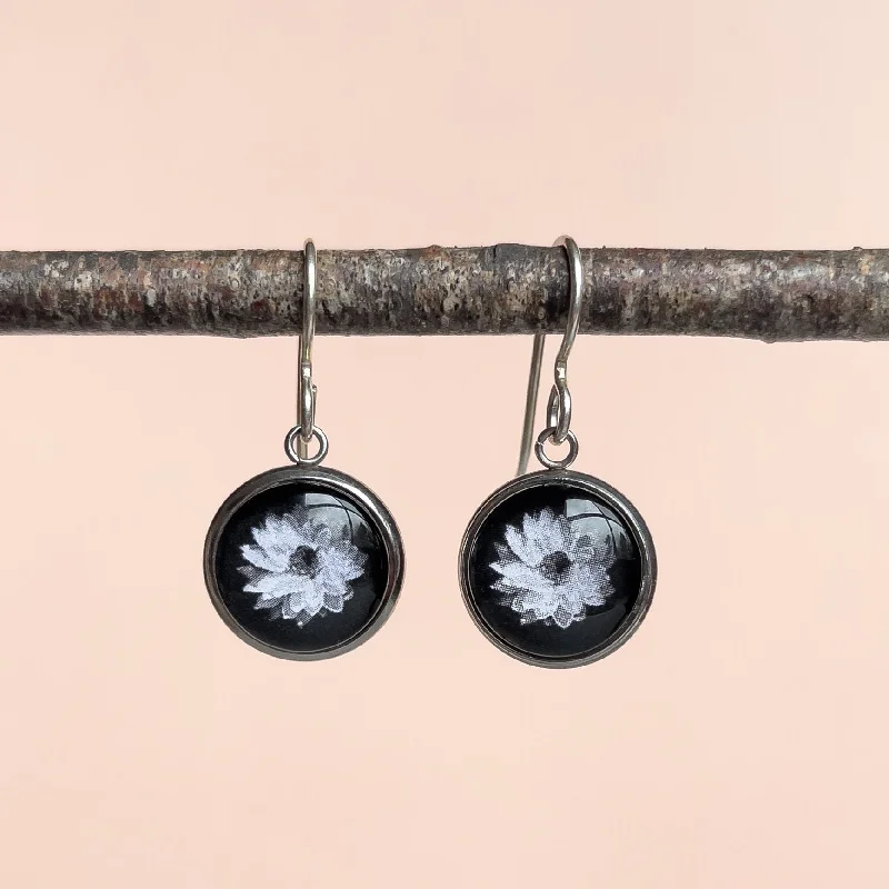 Everlasting Daisy - Drop Earrings