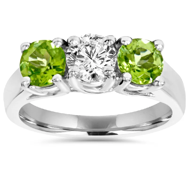 Pompeii3 14k White Gold 1.25 ct TDW 2mm Peridot Diamond Plain 3-Stone Ring (H-I, VVS1)