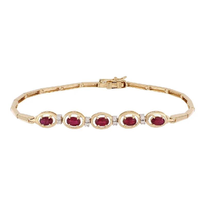 Ruby Bracelet (Ruby 1.6 cts. White Diamond 0.08 cts.)