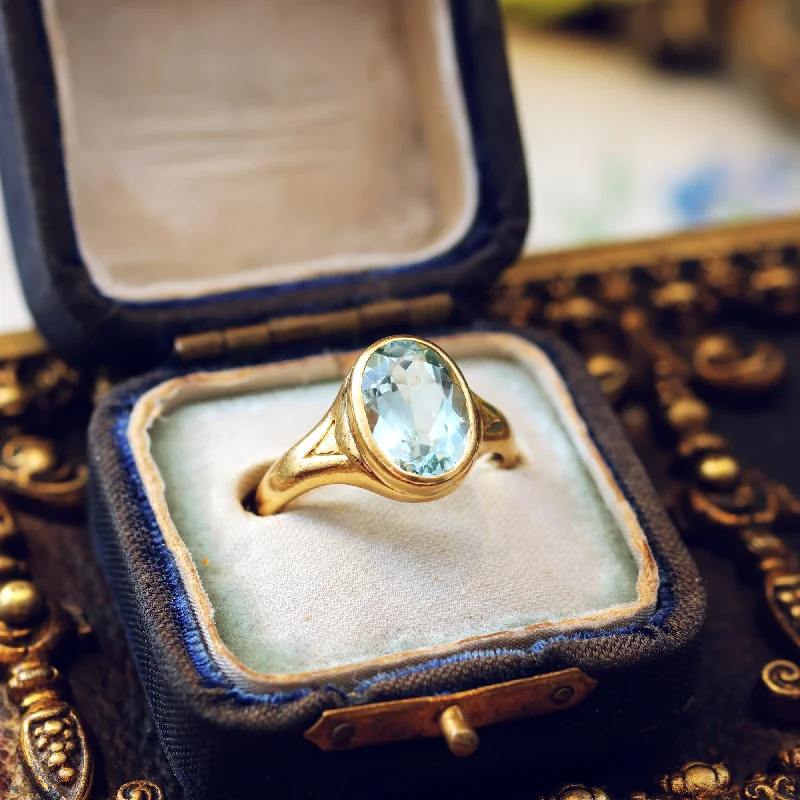 Beautiful Vintage Date 1923 Aquamarine Gold Ring