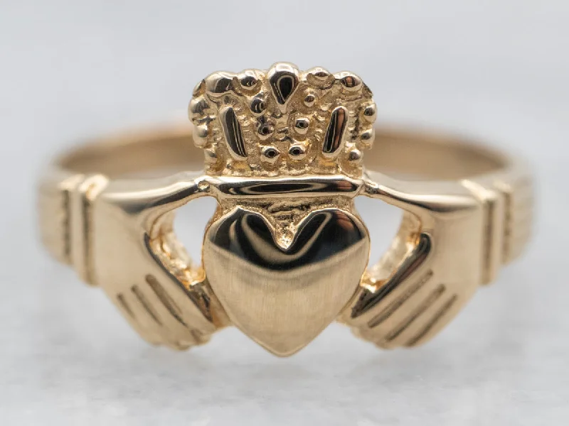 Vintage Gold Claddagh Ring